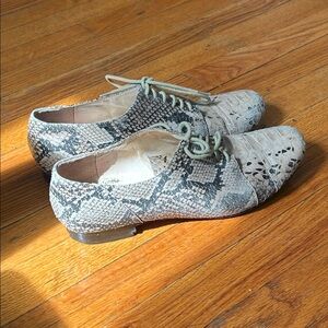 🐍Zoe Kratzmann Rattlesnake Embossed Oxfords